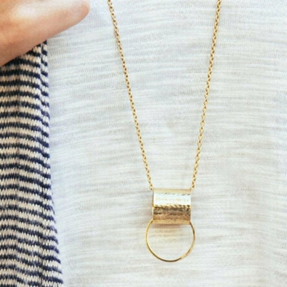 REVEL NECKLACE - Picture 1 of 4